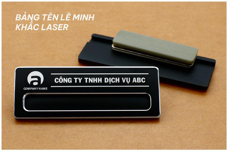 bảng tên nhân viên thay tên chất liệu nhôm khắc laser