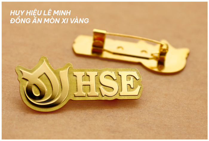 huy hiệu logo mạ vàng 