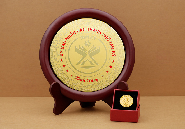 BIEU TRUNG GO DONG