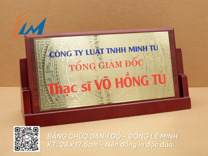 GỖ ĐỒNG IN UV - BẢNG CHỨC DANH ĐỂ BÀN