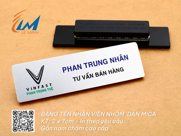 BẢNG TÊN NHÔM DÁN MICA