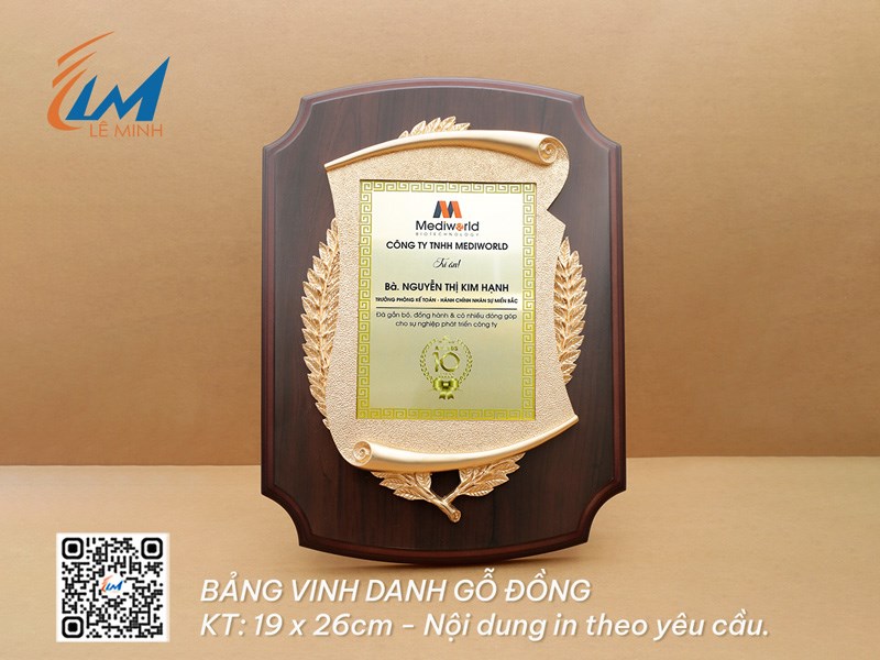 BẢNG VINH DANH GỖ ĐỒNG 19CM X 26CM