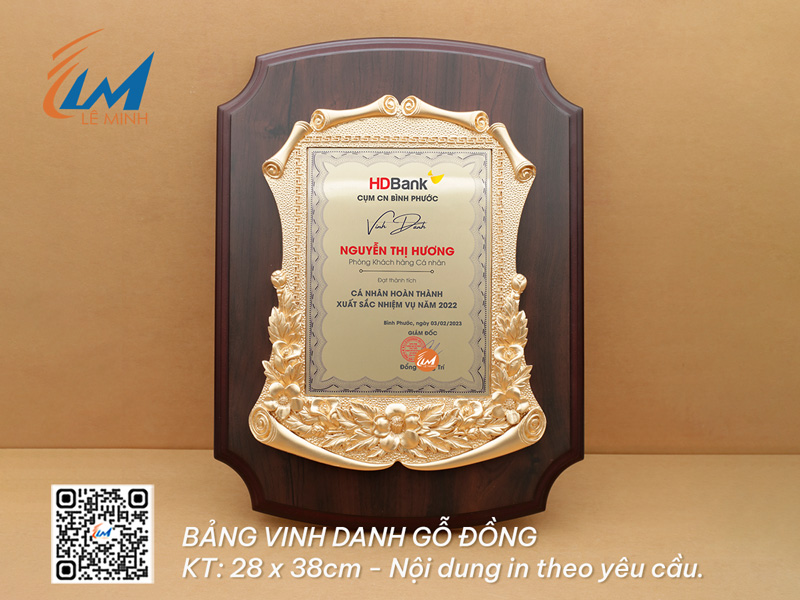 BẢNG VINH DANH GỖ ĐỒNG 28CM X 38CM