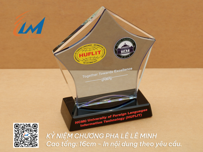 Kỷ niệm chương pha lê thủy tinh giá từ 220k - 375k
