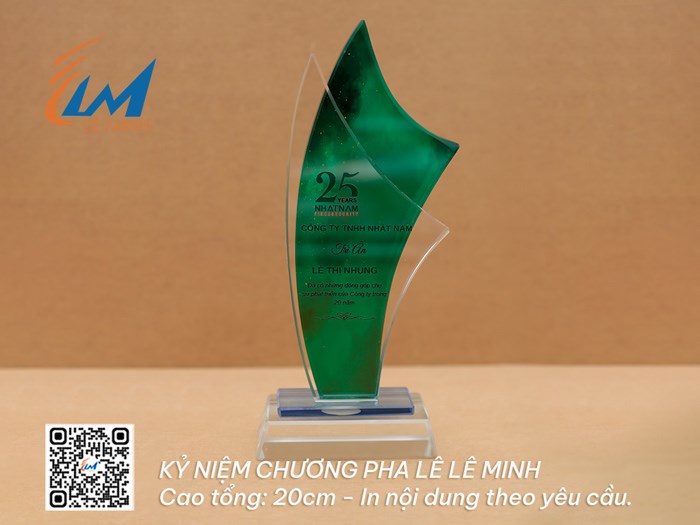 Những mẫu kỷ niệm chương được ưa chuộng giá từ 200 - 395k
