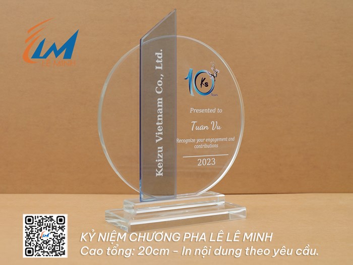 Kỷ niệm chương pha lê giá từ 210k - 355k